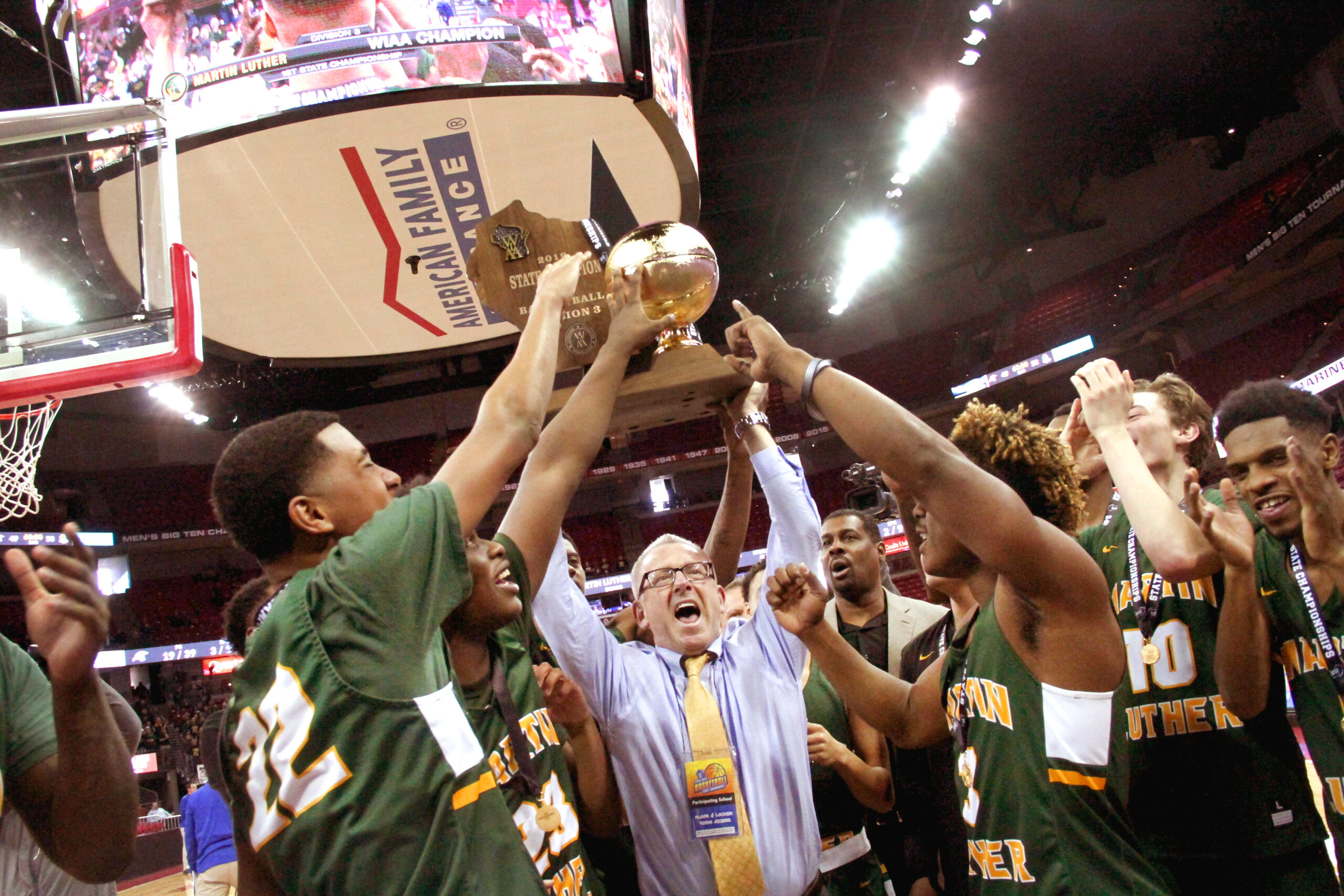 Coach Paul Wollersheim retires from coaching varsity basketball