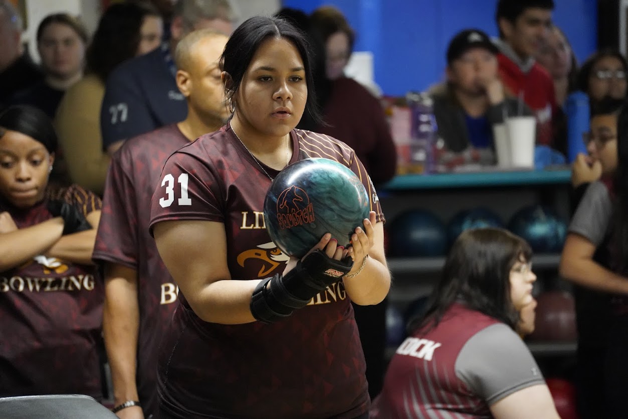 Lindblom Girls Bowling