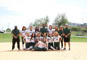 VarsitySoftballTeam26-2