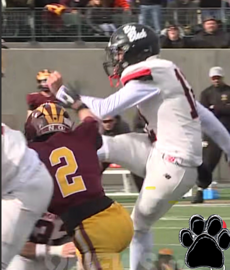 Chase Keaton kicks winning field goal to win 3A State Championship.