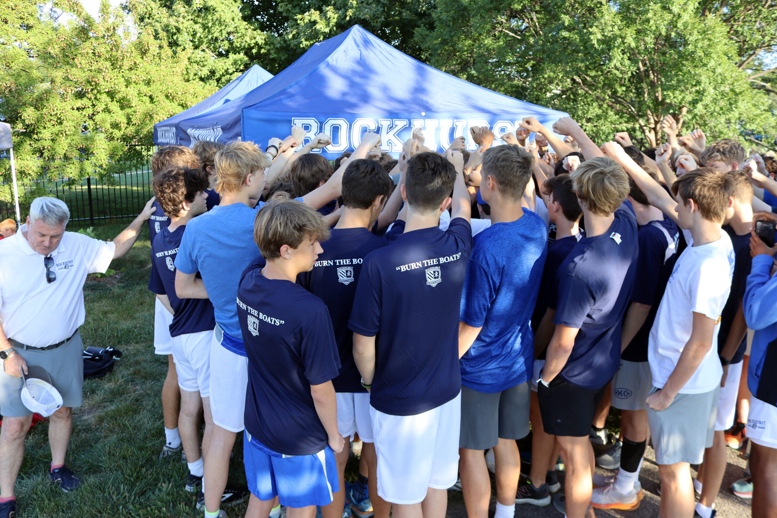 Team Huddle Dierks_Aquinas_XC_2024