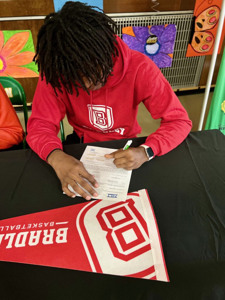 Hamilton's Demarion Burch Signs NLI with Bradley University