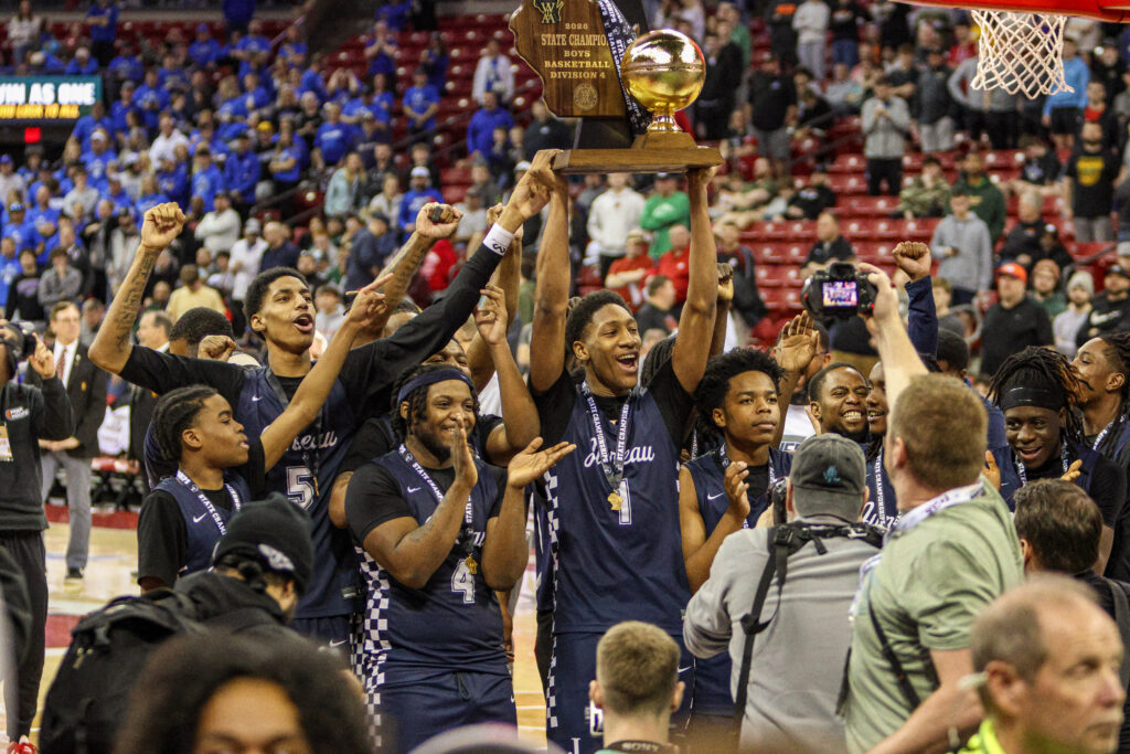 Juneau Pioneers celebrate WIAA Division 4 state title