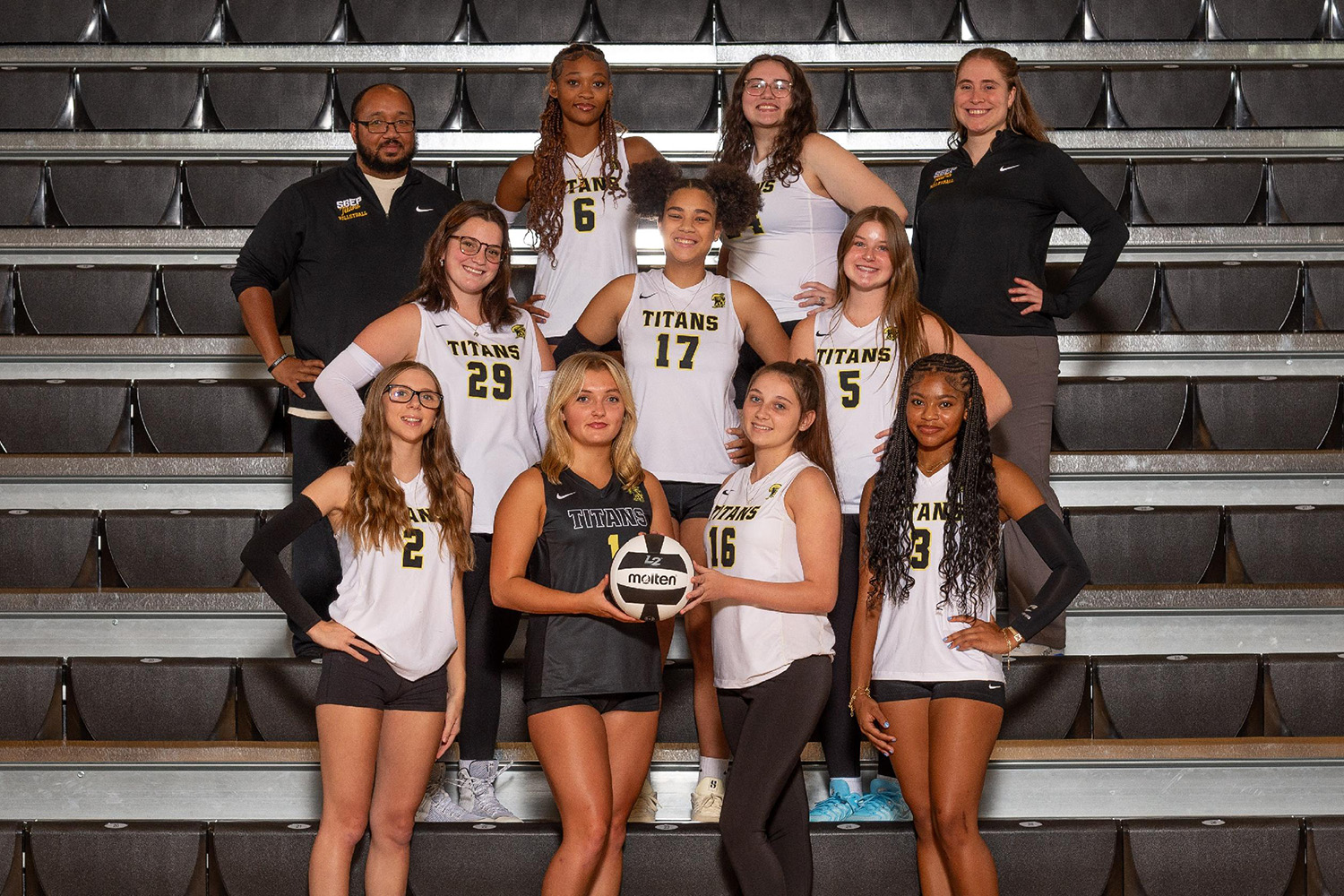 The 2025 SBEP volleyball team poses for a photo.