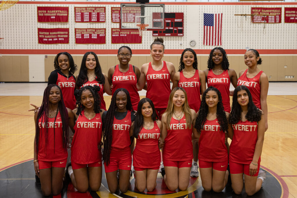 girls outdoor track team